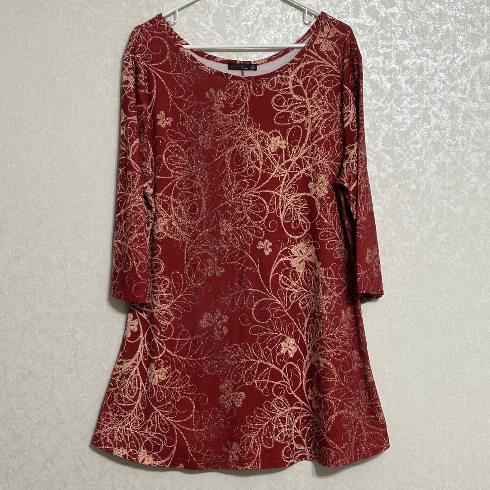 Azalea by Firmiana Floral Metallic Filigree Tunic Top 3/4 Sleeve‎ Red Gold 1X